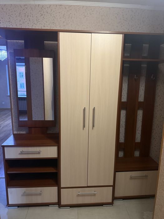 Продам прихожую б/у