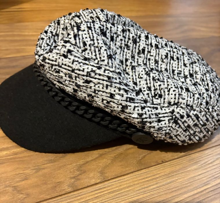 Шапка Karl Lagerfeld