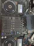 Set complet Pioneer CDJ-2000NXS2 + DJM-900NXS2 cu case și cabluri