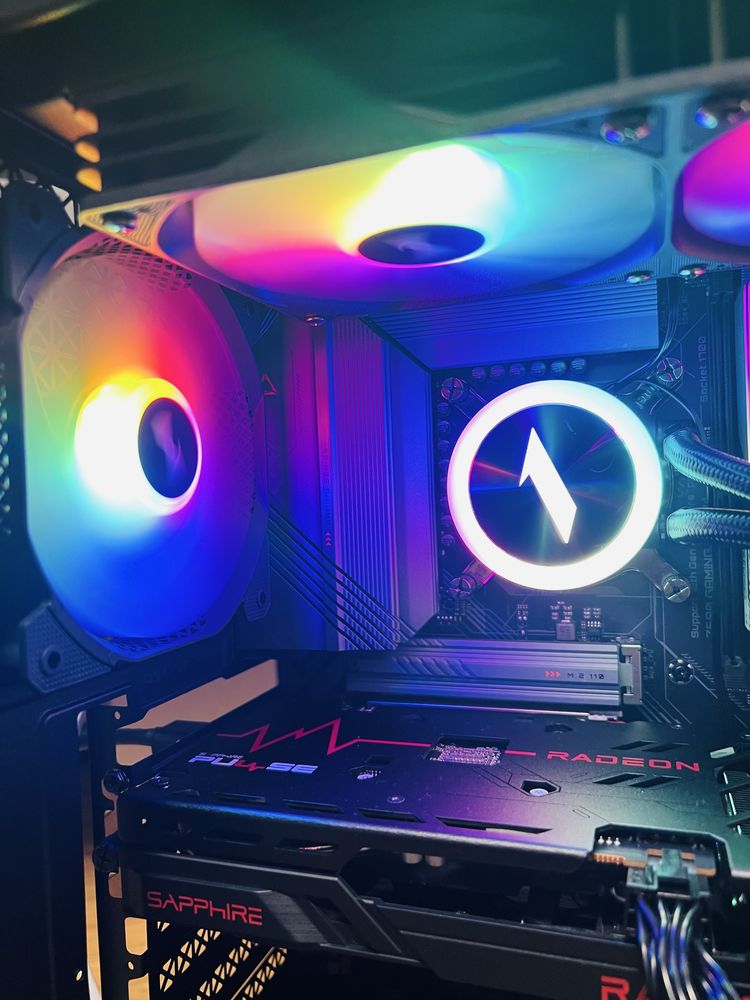 PC Gaming i7 13700K, RX 6600, 32GB DDR4 – ca nou