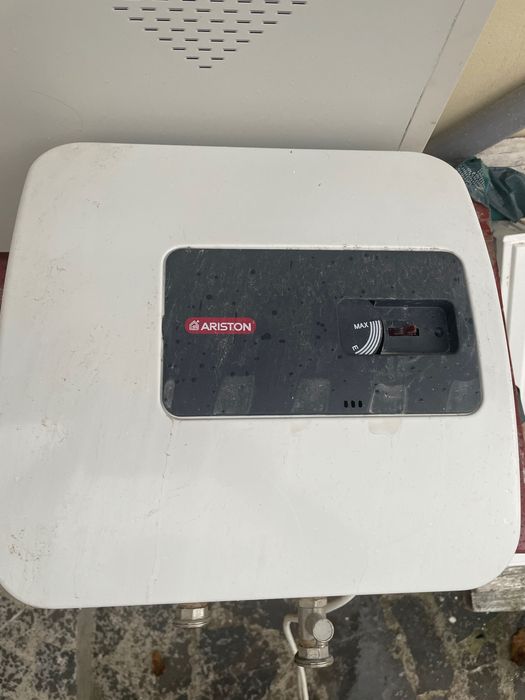 Vand instant electric Ariston