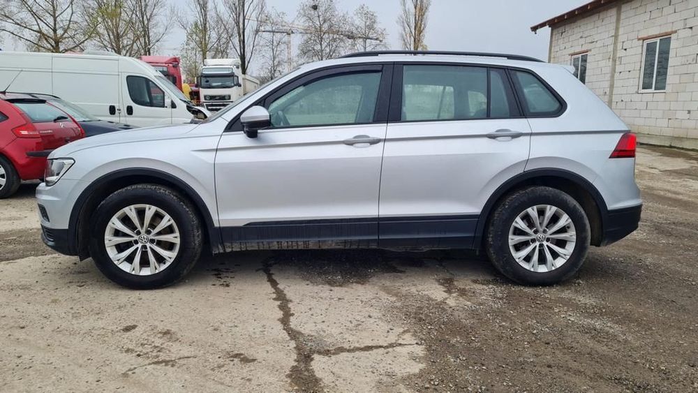 Dezmembrez fata Volkswagen Tiguan