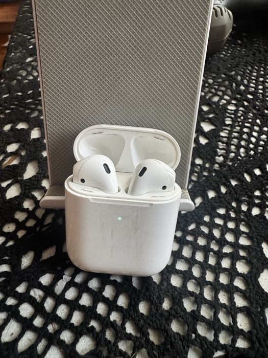 Airpods 2 оригинал. Торг