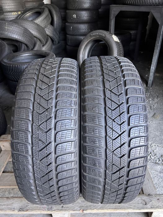 2 anvelope iarna 215/55/17 , Pirelli , 7 mm !
