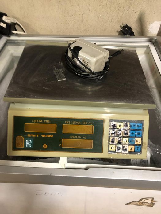 Търговска везна два броя