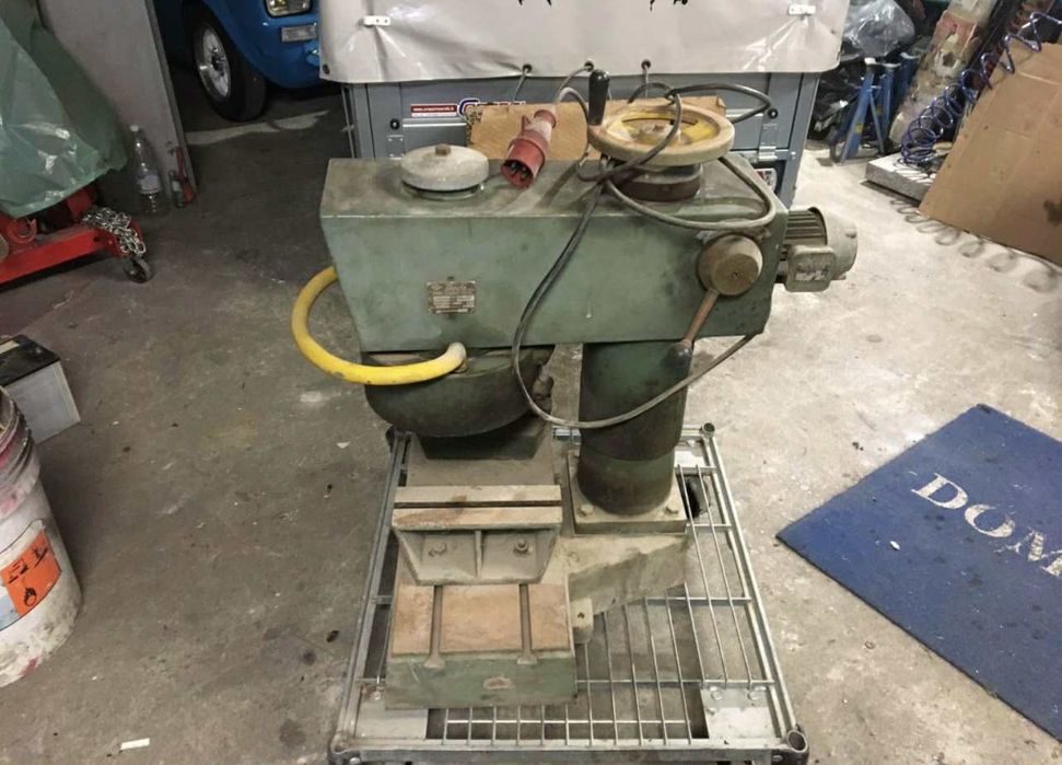 Машина за шлайфане на глави