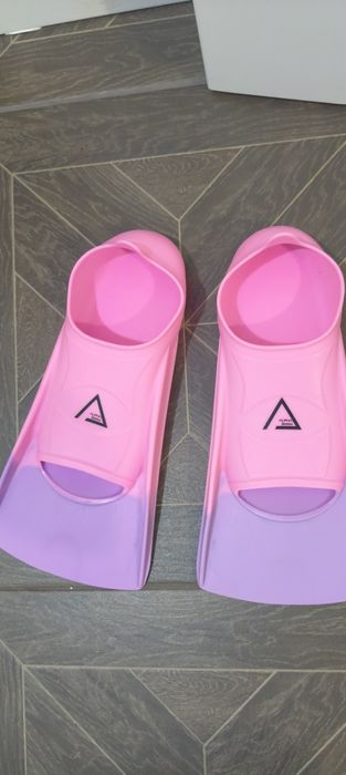 Продам ласты для плавания