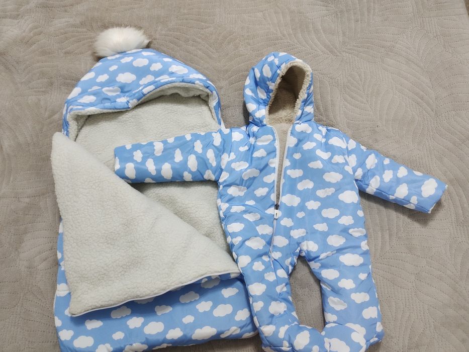 Конверт с комбинезоном на выписку