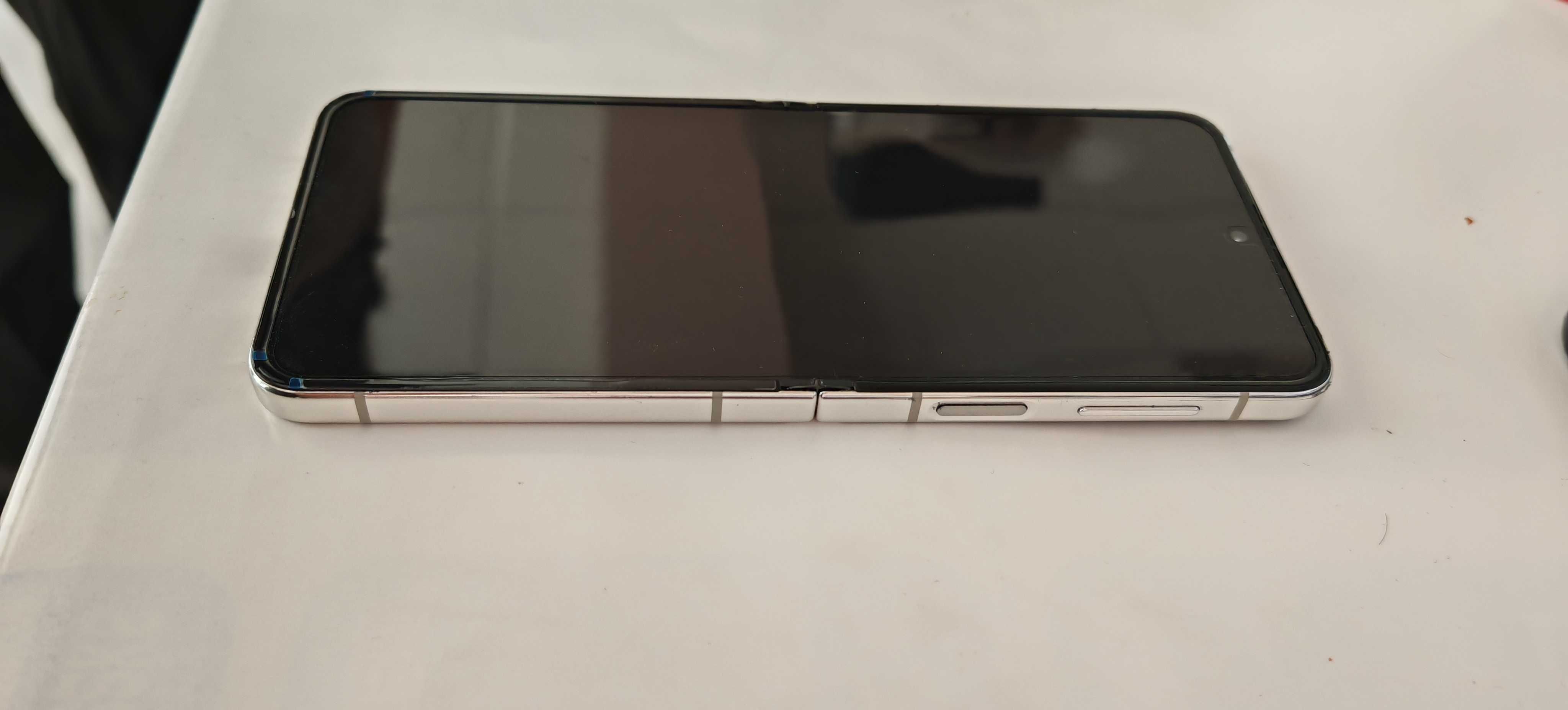 Samsung Galaxy Z Flip5