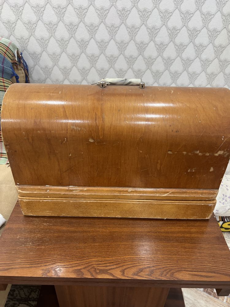 Продам швейную машинку