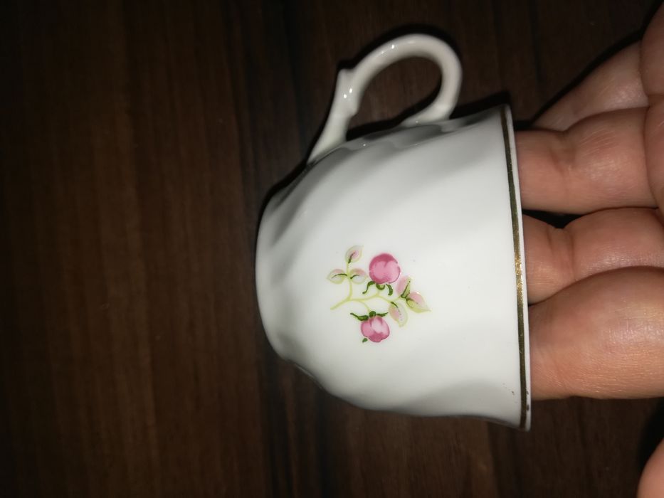 Порцеланови и стъклени чаши