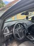 Opel Astra J  2011