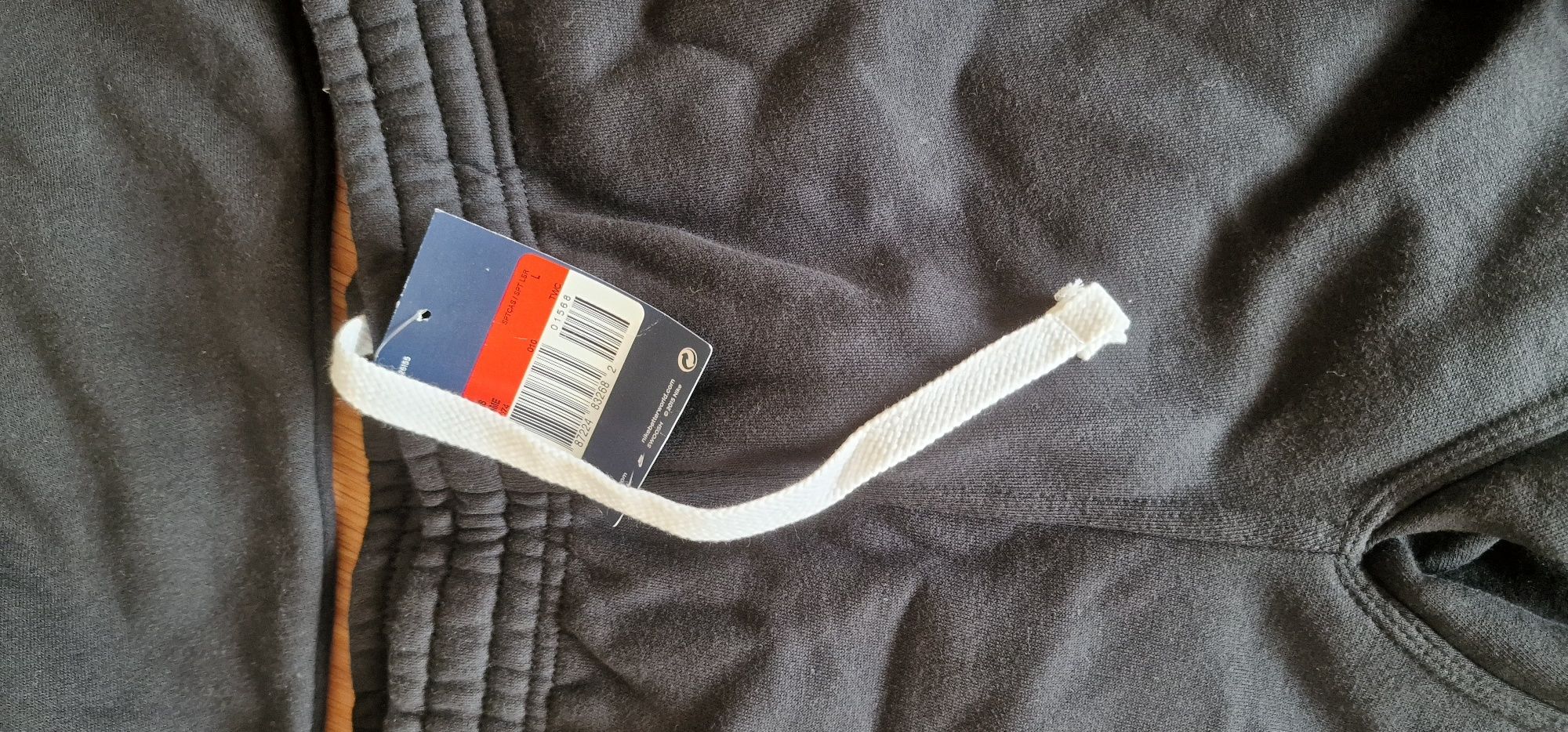 Нови горнища и Екипи Nike
