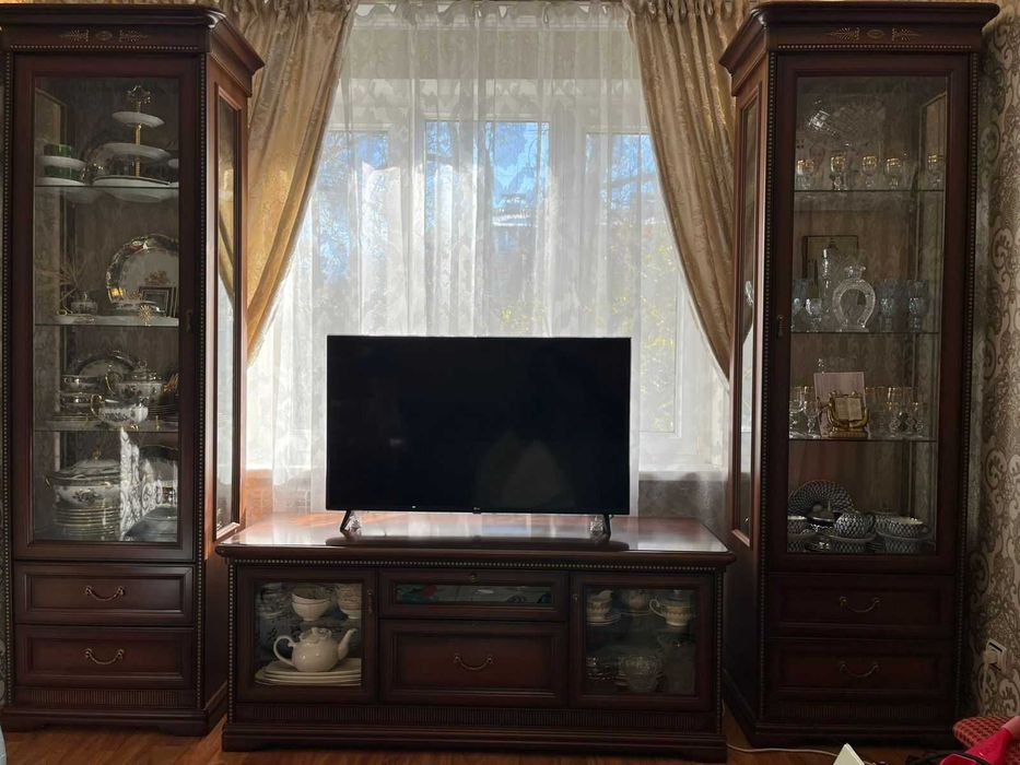 Стенка из натурального дерева (2 секции)