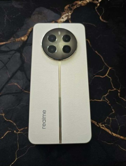 Телефон RealMe 12+