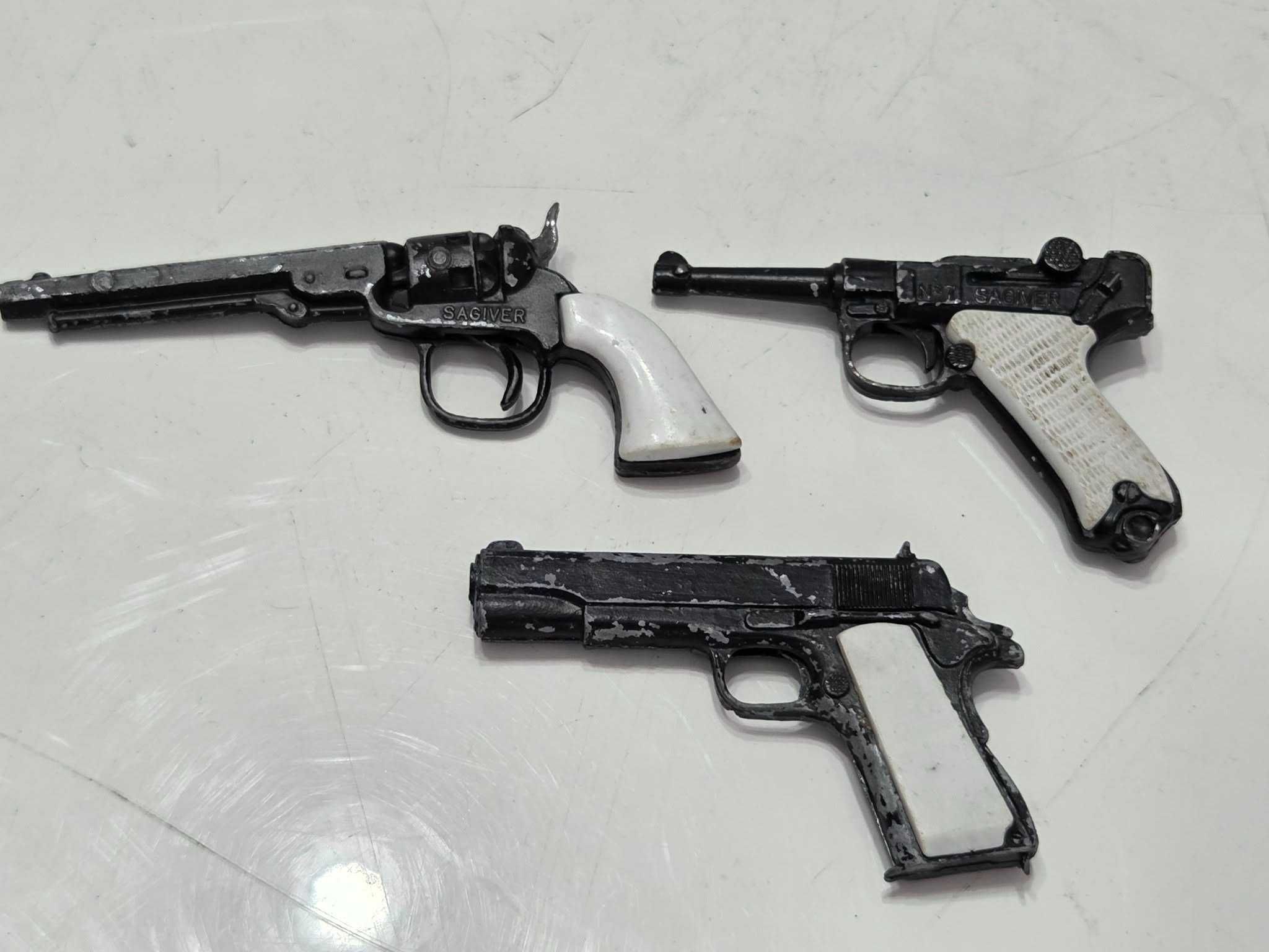 Lot vintage de 3 pistoale in miniatura