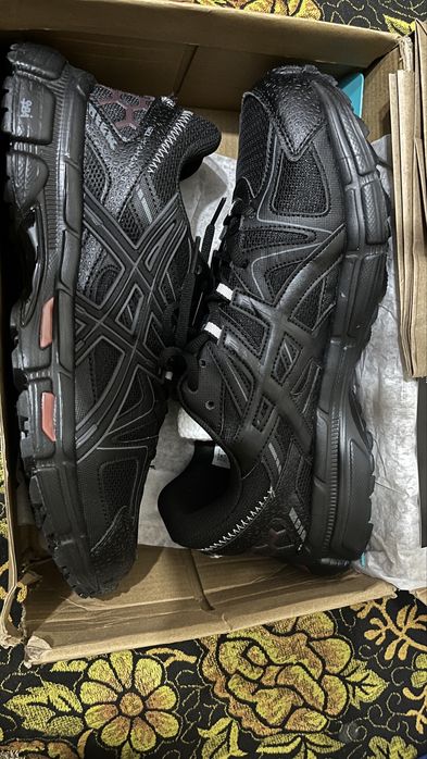 Продам Кроссовки Asics 43-44