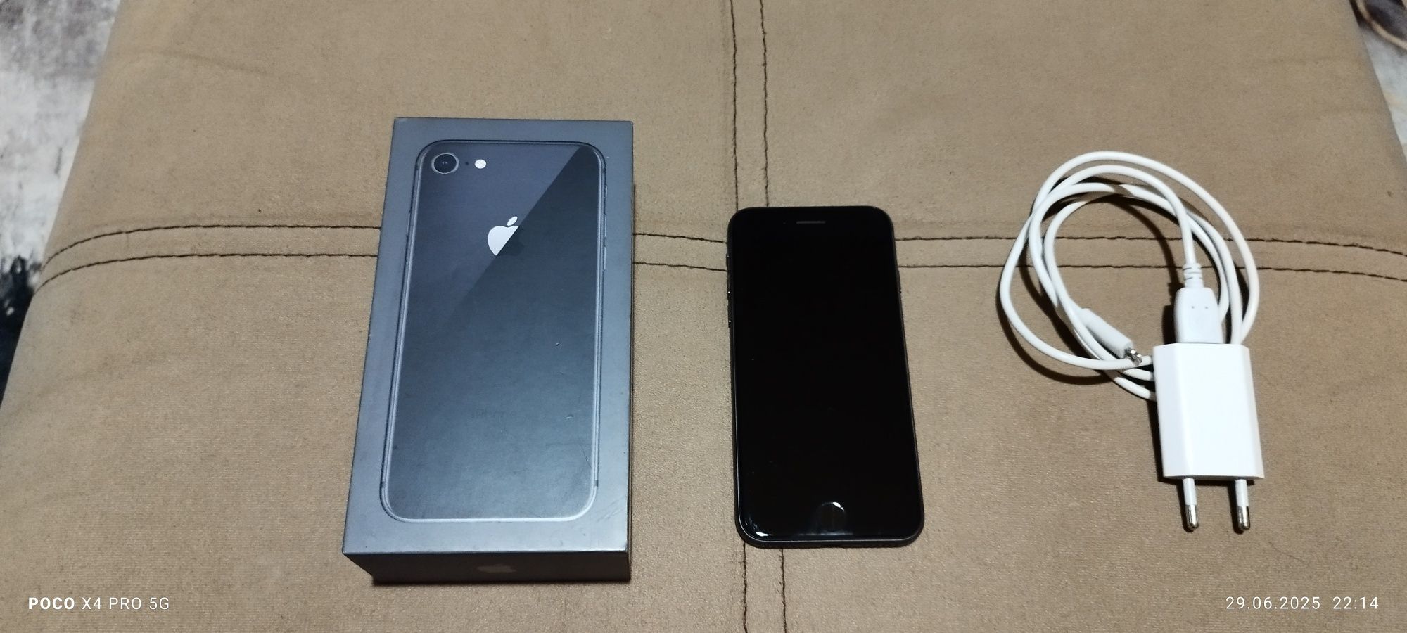 iPhone 8/ 64GB /
