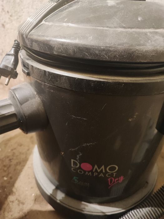 Прахосмукачка DeLonghi XD1000PD