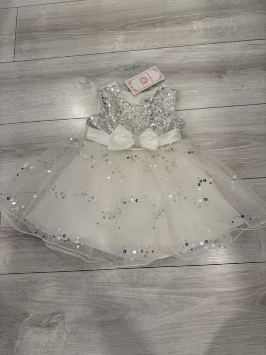 Официална рокля за бебе