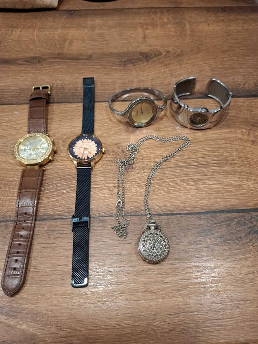 Лот дамски часовници