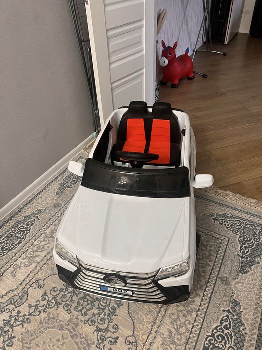 Продам детскую машинку с