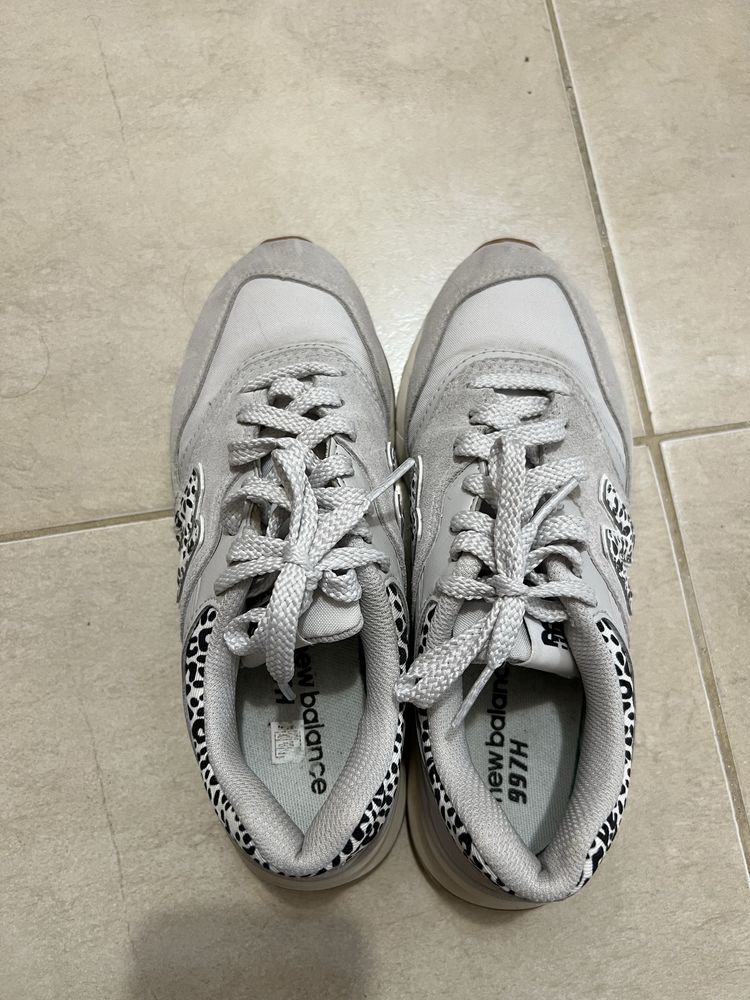Дамски сникърси New Balance