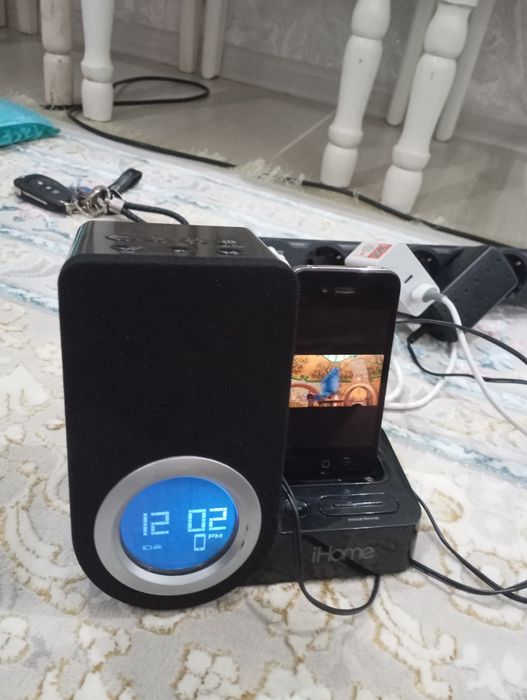 Продам телефон Айфон 4 оригинал