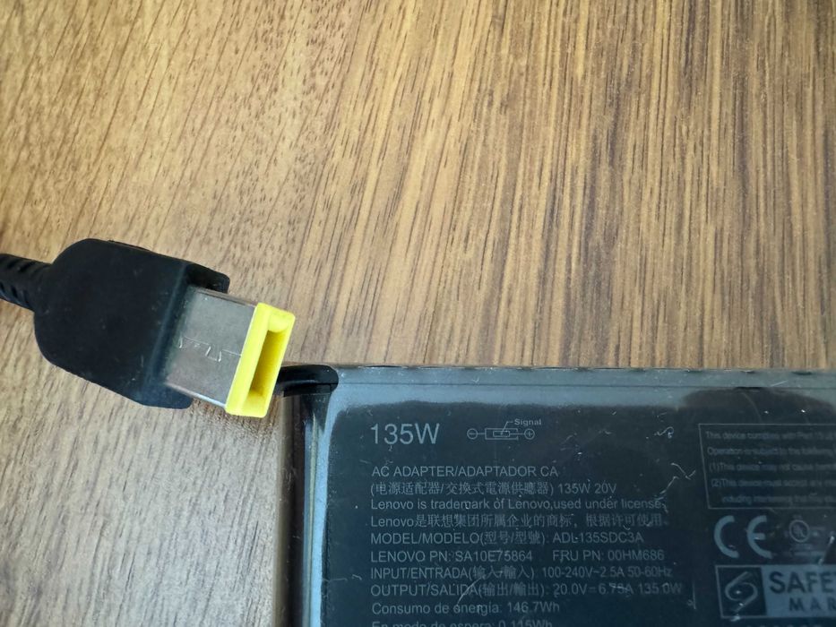 НОВО Оригинално Зарядно за лаптоп Lenovo 135W 20V 6.75A (Square Tip)