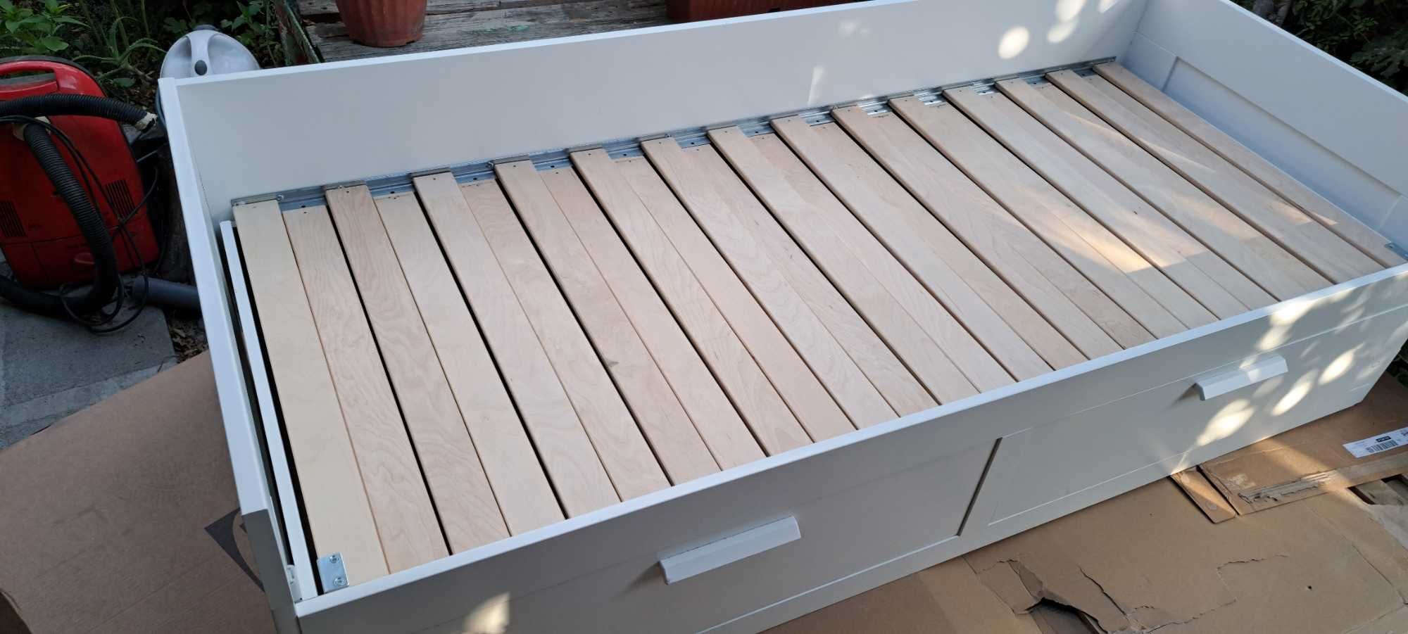Продавам легло разтегателно / кушетка