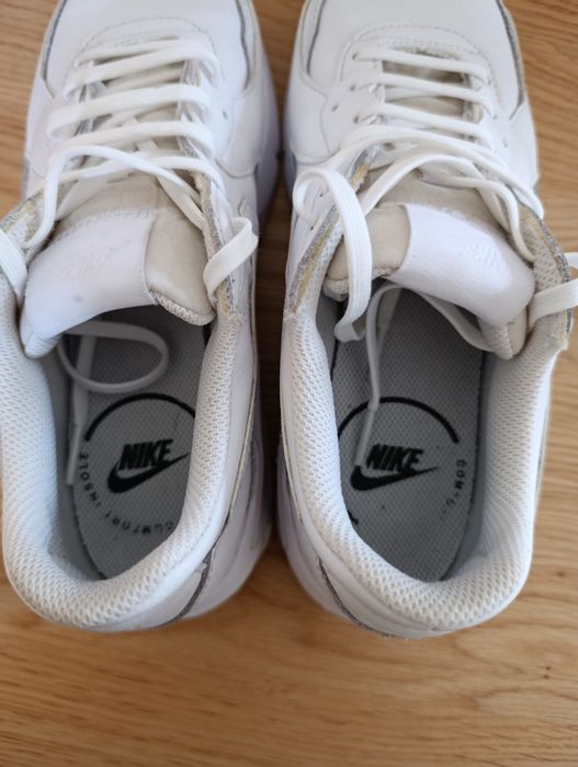 Дамски маратонки Nike AirMax естествена кожа