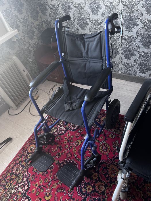 Продам инвалидную коляску