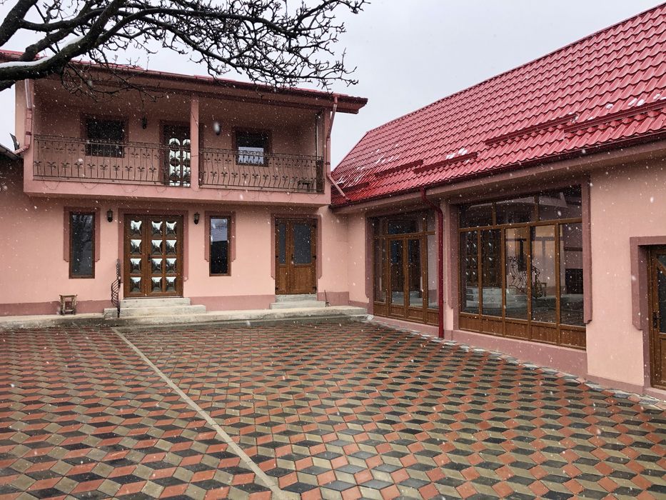 Casa noua+anexe cu toate utilitatile