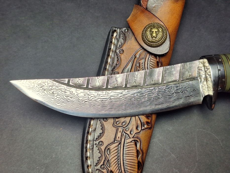 Японски нож Дамаска стомана VG10 с кожена кания