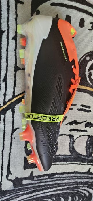 Ghete fotbal predator elite fg tongue