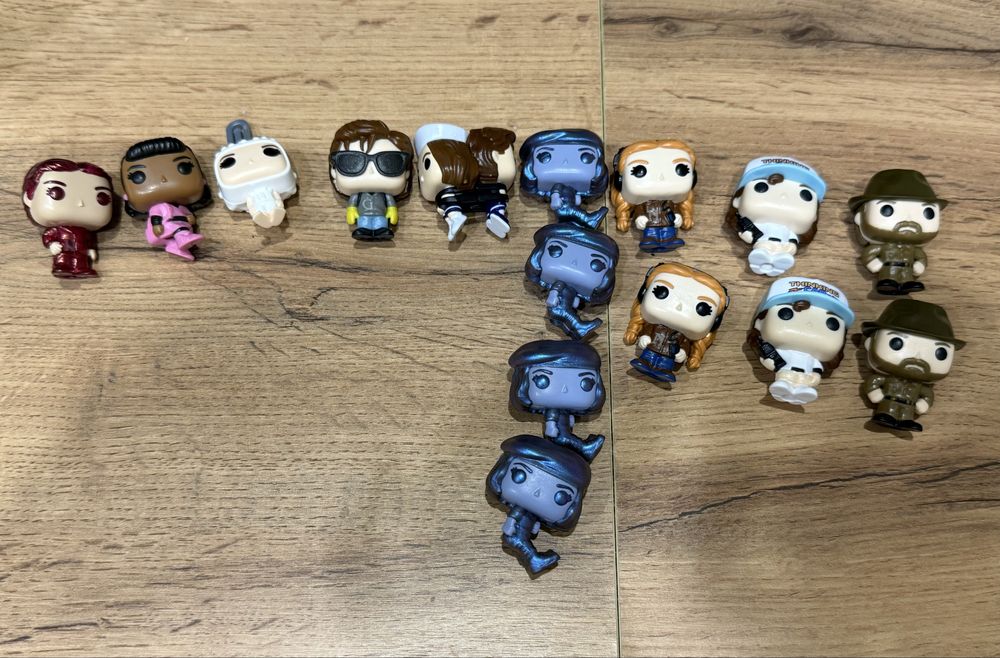 Обмен фигурок kinder joy stranger things