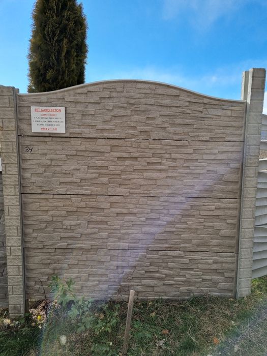 Gard beton / lacre gard / curte beton / imprejmuire / stalp beton