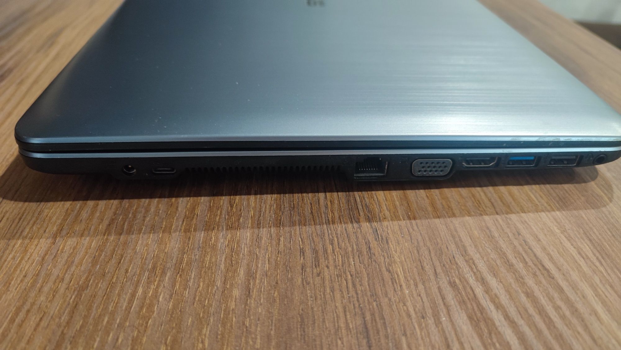 Лаптоп ASUS X540S