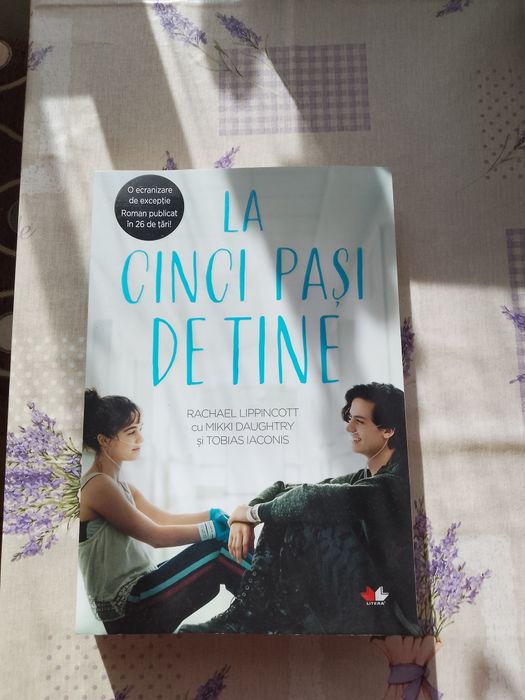 Vând carte nouă nouță