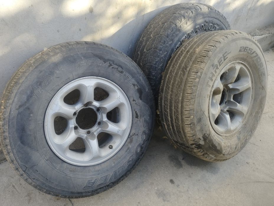 Продам 3 штуки колёса