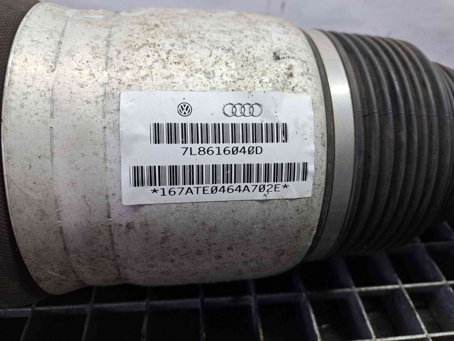 Perna aer dreapta fata Audi Q7 (4LB) [ Fabr 2006-2014] 7L8616040D 3.0