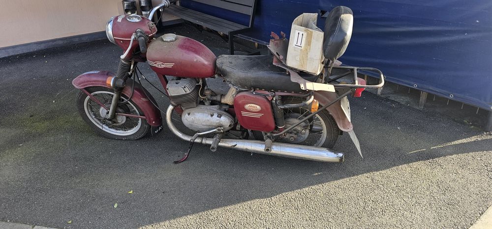 Motocicleta jawa 350