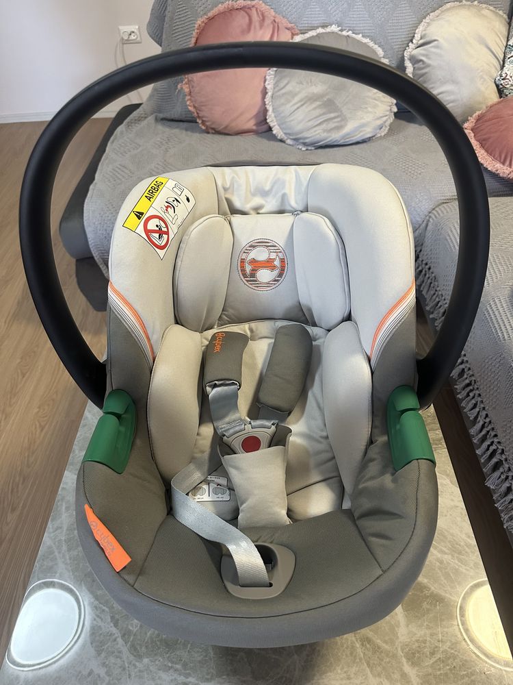 Vând scoica Cybex Aton S2 i-size și baza isofix Cybex base one