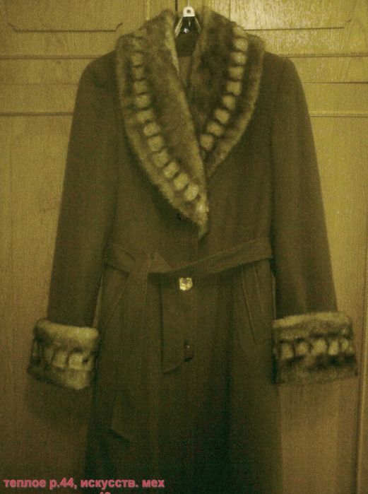 Два пальто осень-зима, размеры 44 и 48