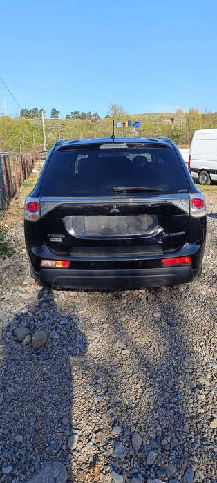 Dezmembrez  Mitsubishi Outlander 3   2.3 DI-D  2013