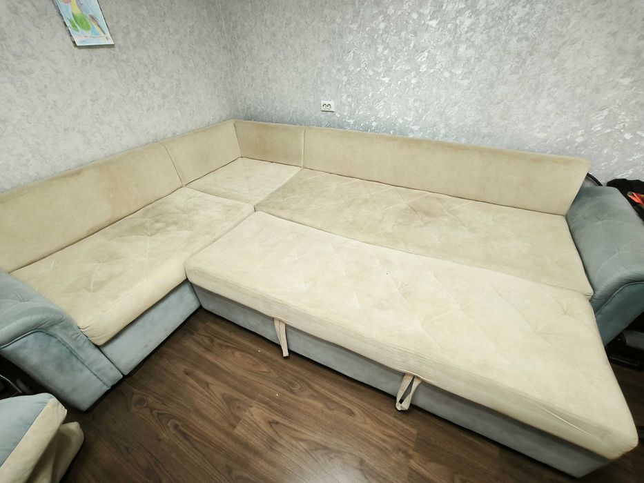 Б/ у диван угловой , раскладной с сундуком