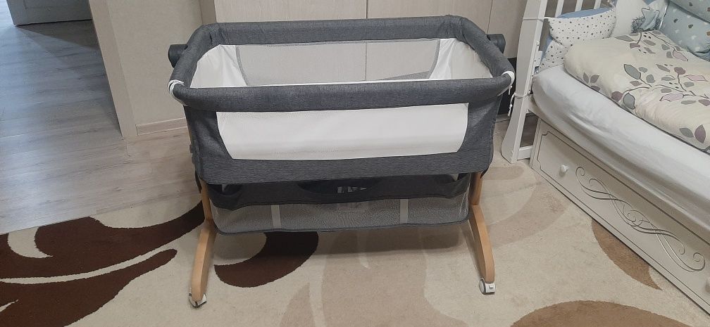Кроватка приставная для новорождённых