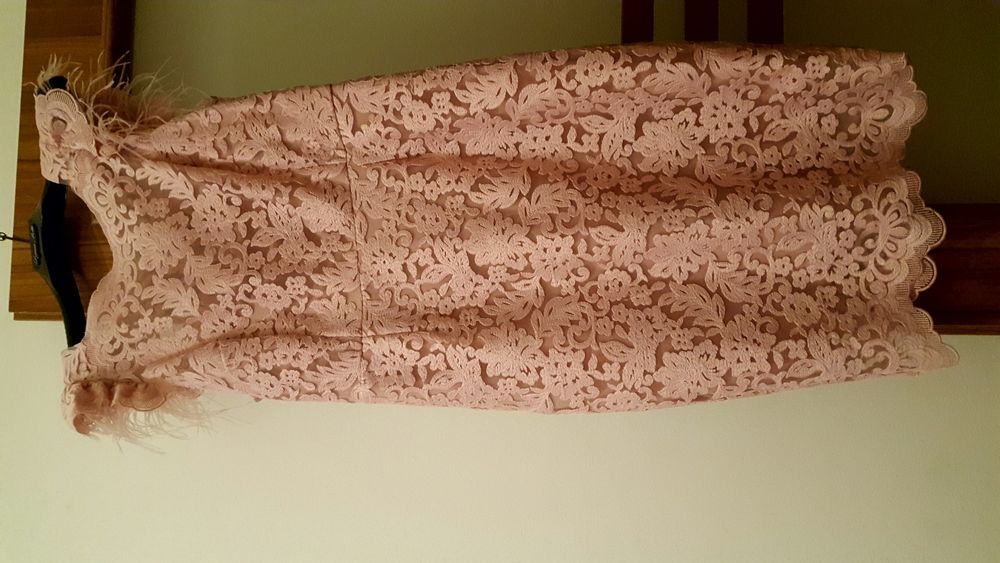 Rochie din dantela scurta cu pene eleganta