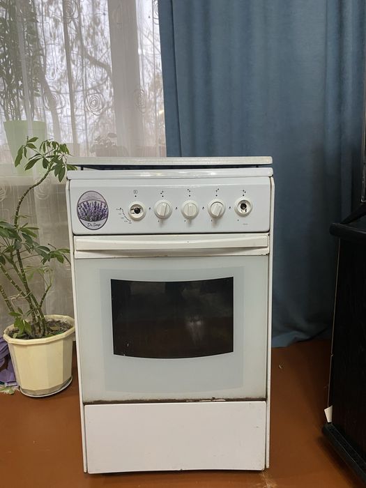 Продам газовую плиту
