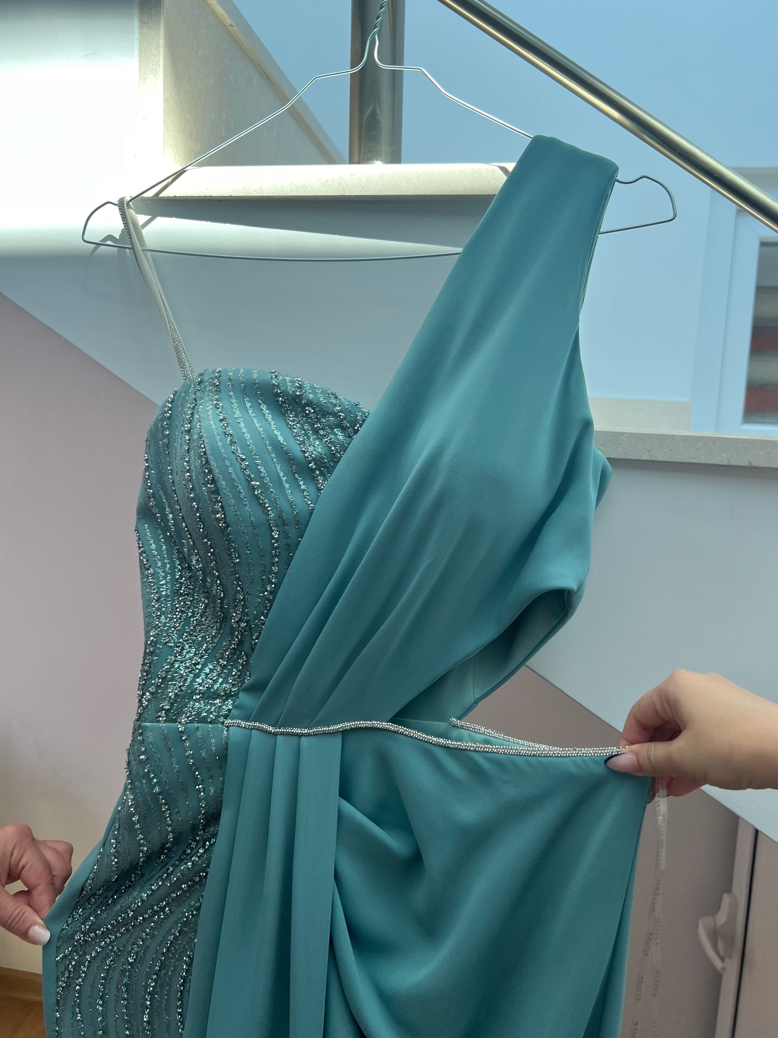 Дълга официална рокля